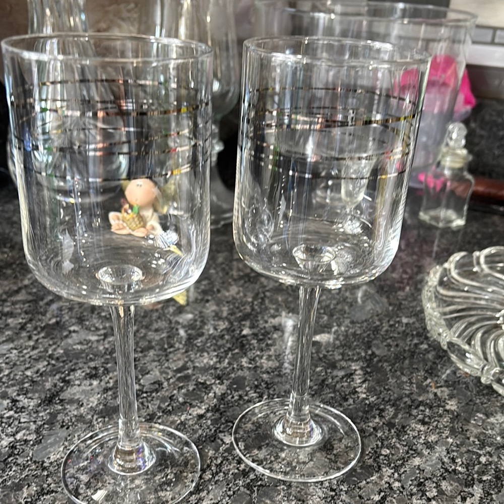 Pier 1 Silver Spiral Drinkware Set for Elegant Dining
